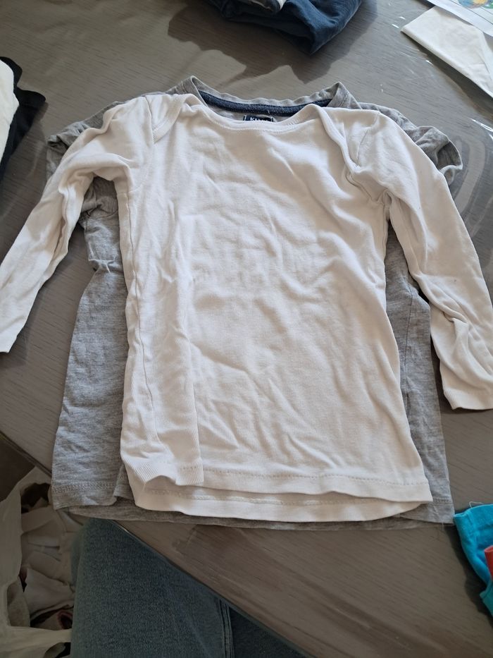 Lot 4 Tee-shirts - photo numéro 3