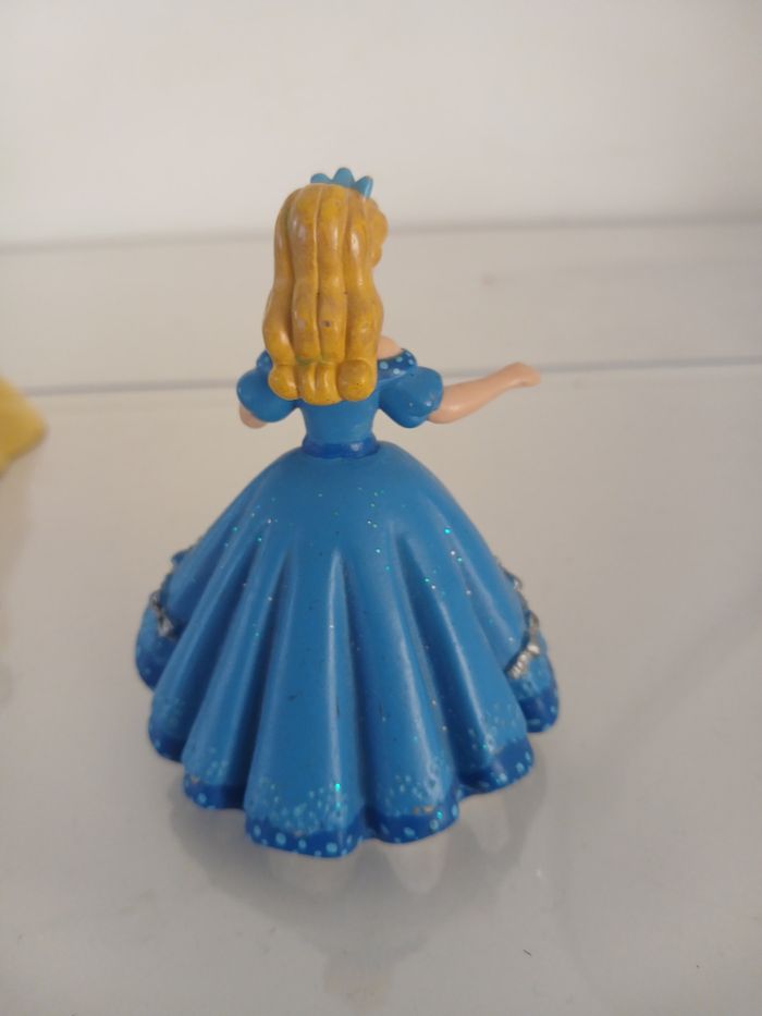 Lot de 2 figurines Princesses Disney (Belle et Cendrillon) - photo numéro 3