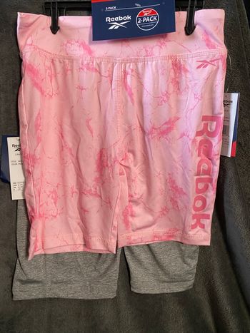 Lot de 2 shorts 14/15 ans de marque reebok neuf
