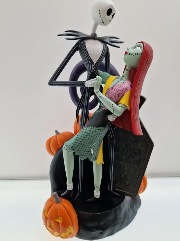 D146-Walt Disney World Jack Skellington and Sally Figurine h=34 cm - photo numéro 6
