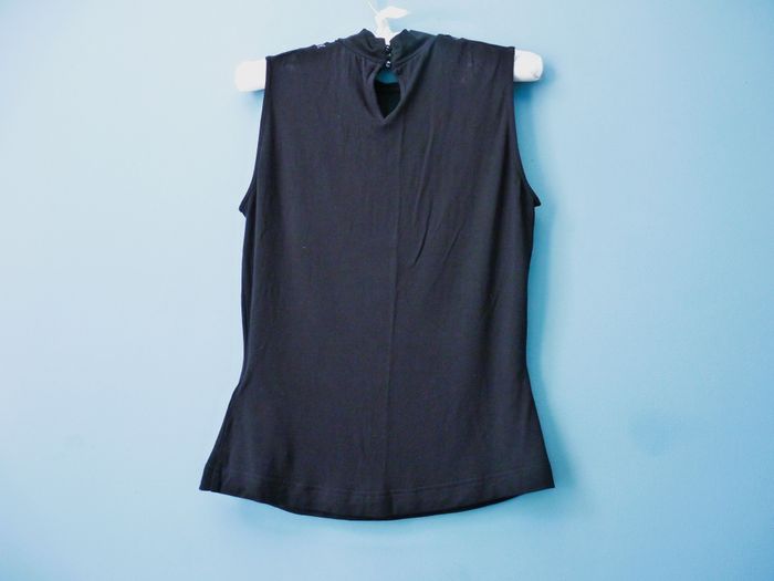 Haut femme Guess S 36 noir col montant sans manches neuf - photo numéro 4