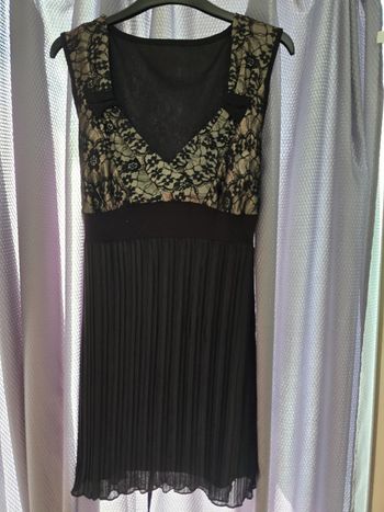 Robe noir avec dentelles