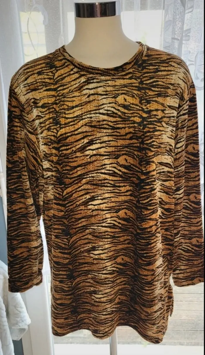 Pull long à motif tigré - style unique !