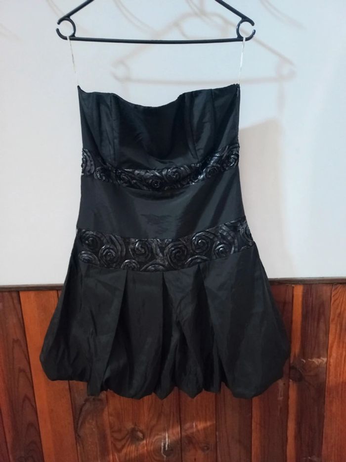 Robe bustier noire bas ballon