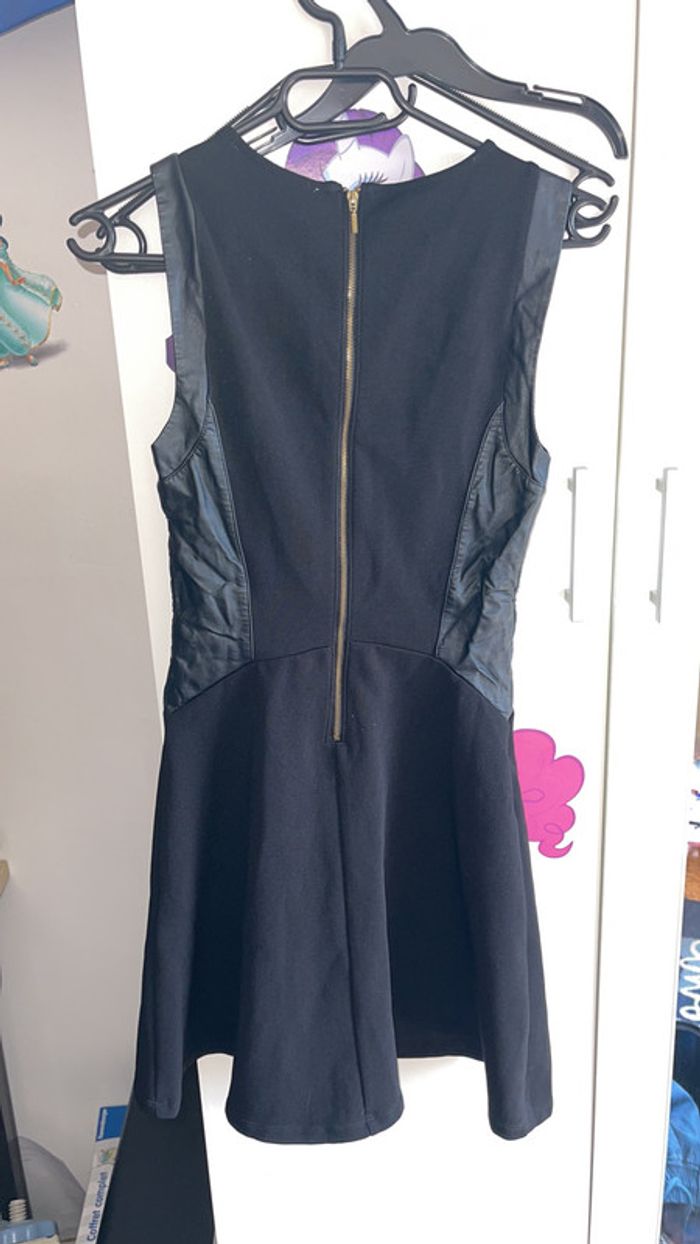 Jolie robe taille XS - photo numéro 5