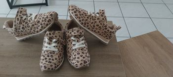 2 paires de baskets idéal jumelles