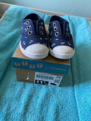 Chaussure neuve taille 20