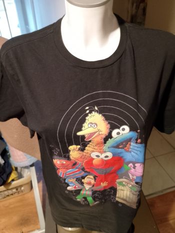 tee shirt noir a motif tm