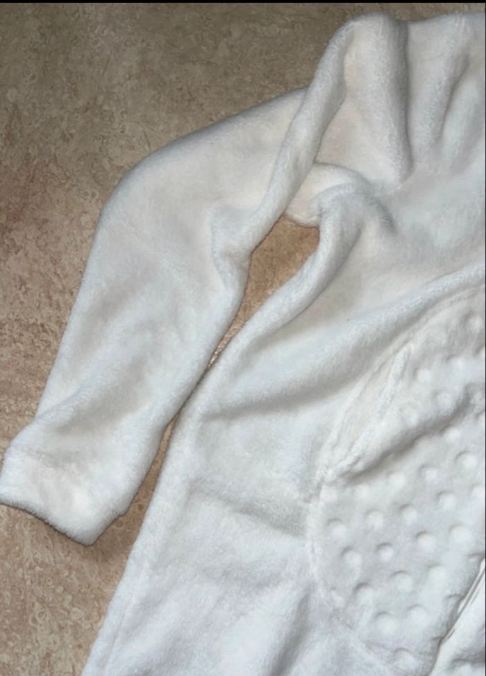 Combinaison pilou pilou ours blanc taille S de chez La Halle en très bon état - photo numéro 5