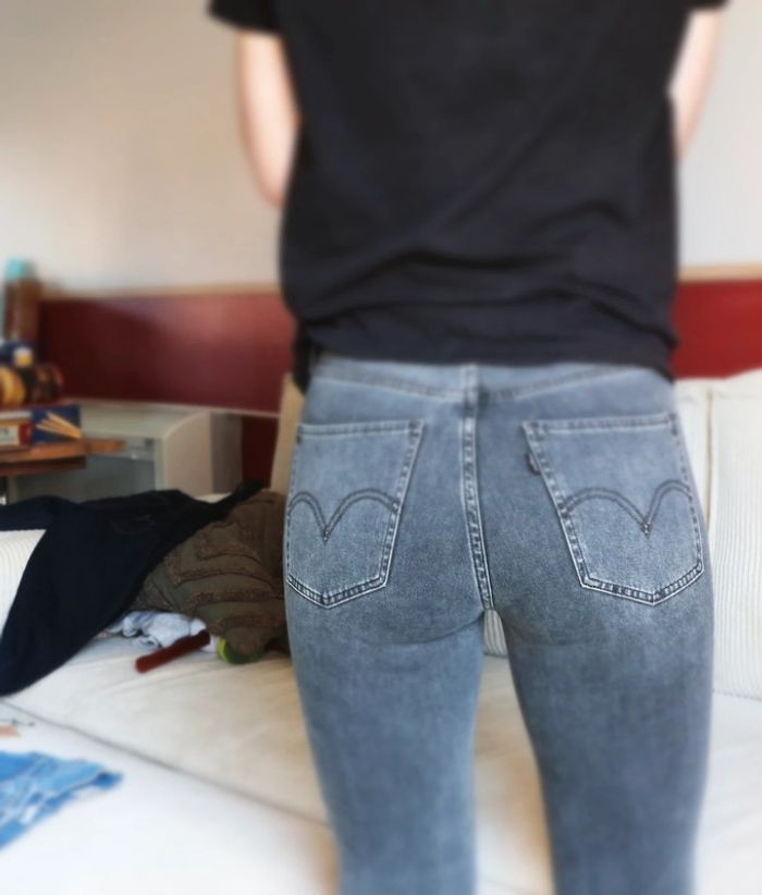 Jean levi’s mile high super skinny gris 27