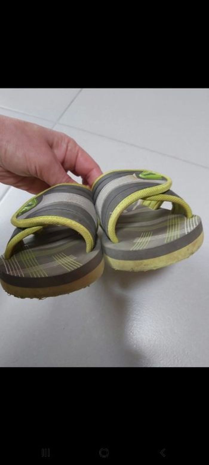 Tong de plage à scratch Pointure 30 - photo numéro 5