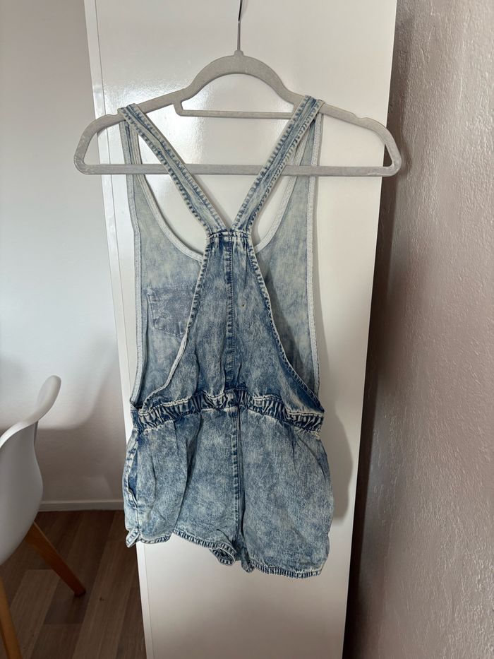 salopette en jeans - photo numéro 2
