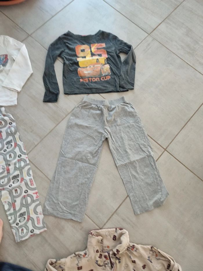 Lot de pyjamas garçon 5 ans plus un pantalon - photo numéro 13