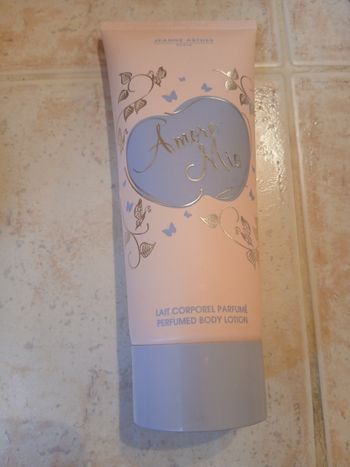 Lait corporel parfumé Amore Mio