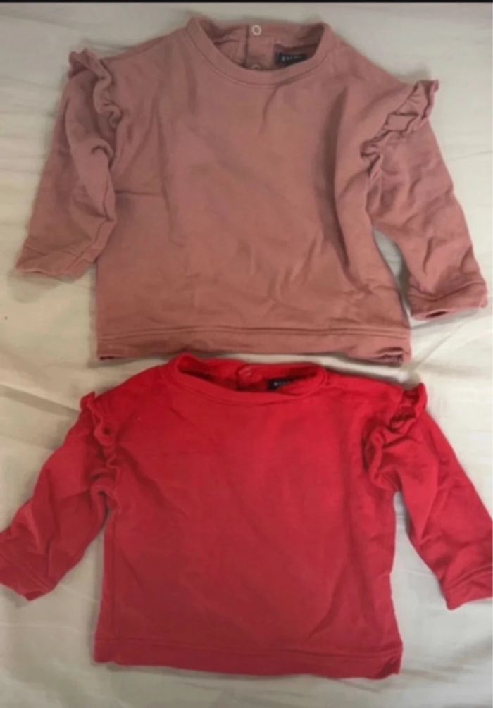 Lot de 2 pull sweat avec froufrous aux epaules 6 mois