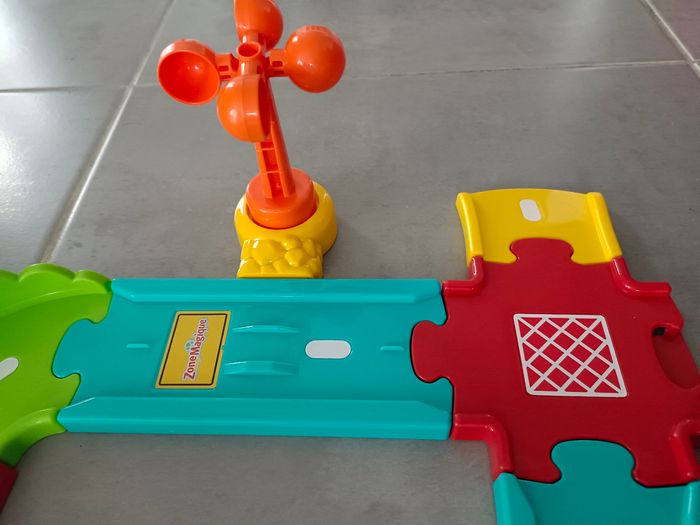 Mon Aéroport interactif Tut Tut bolides + hélicoptère de VTech - photo numéro 8