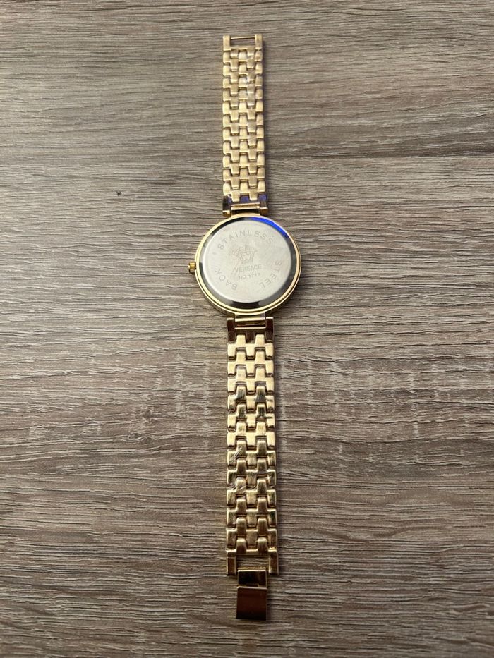 Montre Versace neuve jamais portée - photo numéro 4