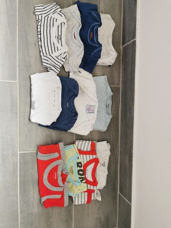 Lot 12 bodies 3 mois