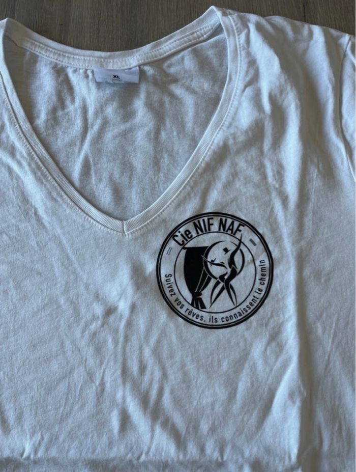 T-shirt courtes manches col V - photo numéro 2