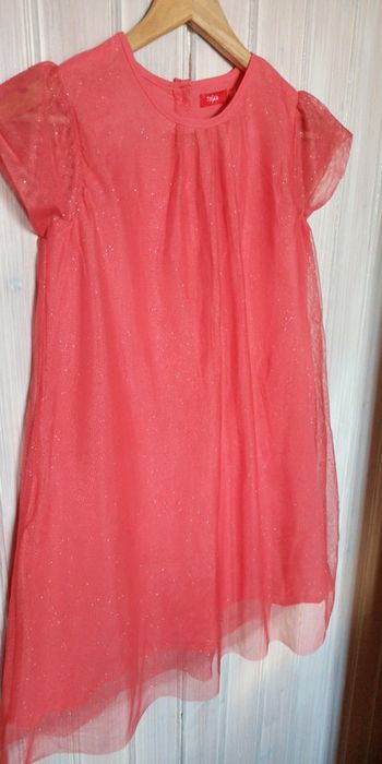 Robe corail avec paillettes