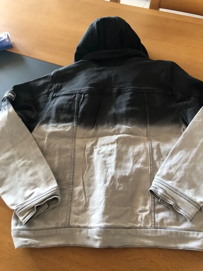 Veste en jean avec capuche amovible - photo numéro 5