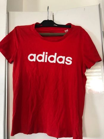 T shirt adidas . Teille S