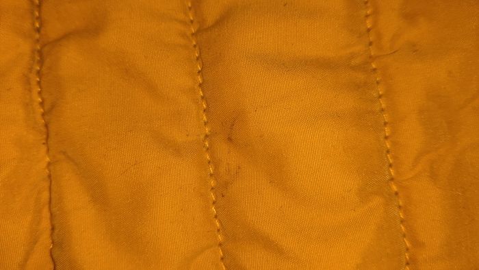 Doudoune sans manche jaune Kiabi 24 mois 2 ans - photo numéro 3