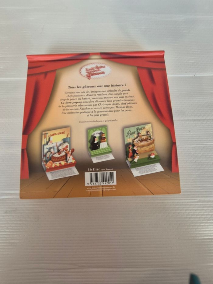 Livre " Le petit théâtre des grands gâteaux " - photo numéro 2