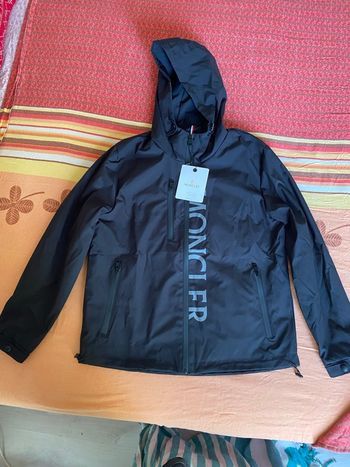 Veste coupe vent moncler taille m