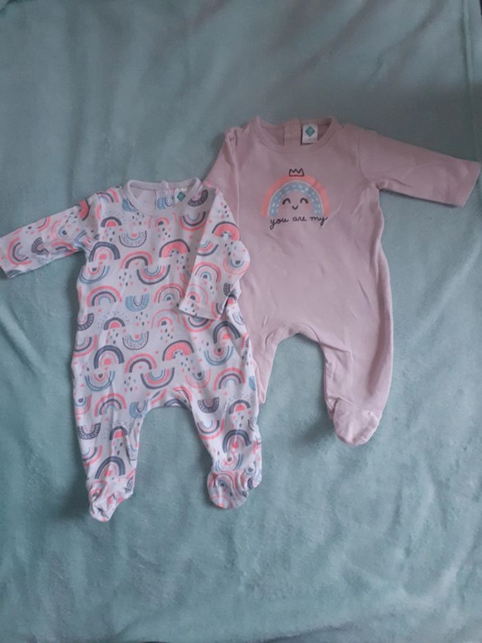 Pyjama bébé 1 mois en très bon etat
