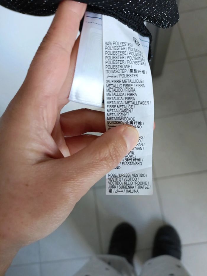 Robe Kiabi scintillante manches courtes midi – Taille 36 - photo numéro 4