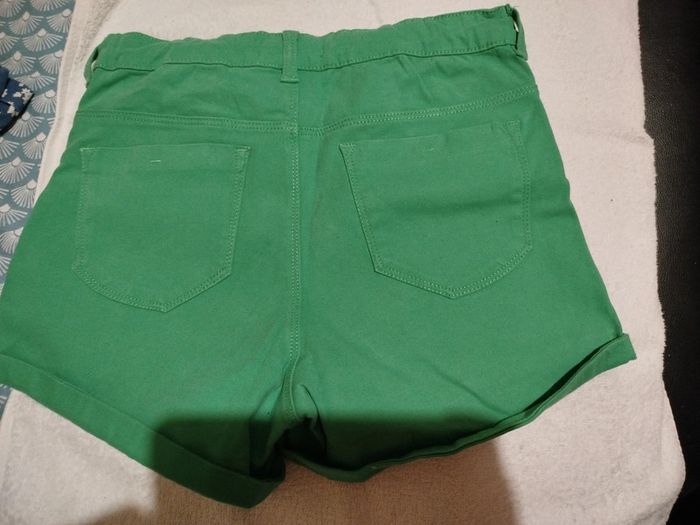 Short fille - photo numéro 2