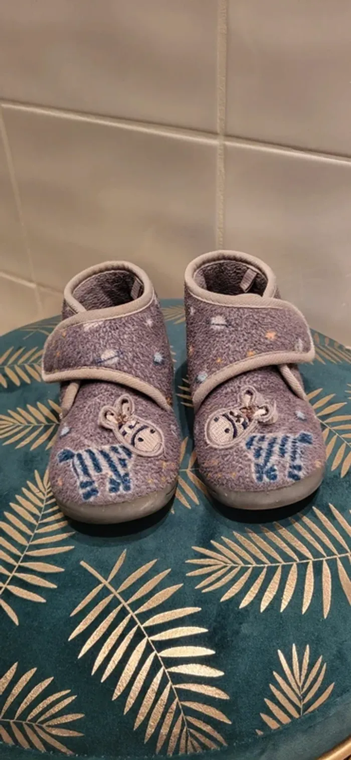 Chaussons taille 25