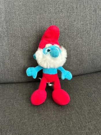 Petit peluche grand schtroumpf
