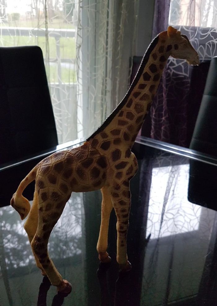 Figurine girafe taille 30 cm en très bon état - photo numéro 6