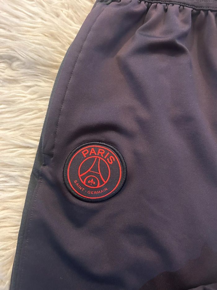 Garçon 👦🏻 Jogging foot PSG nike taille xl/158-170 cm - photo numéro 3
