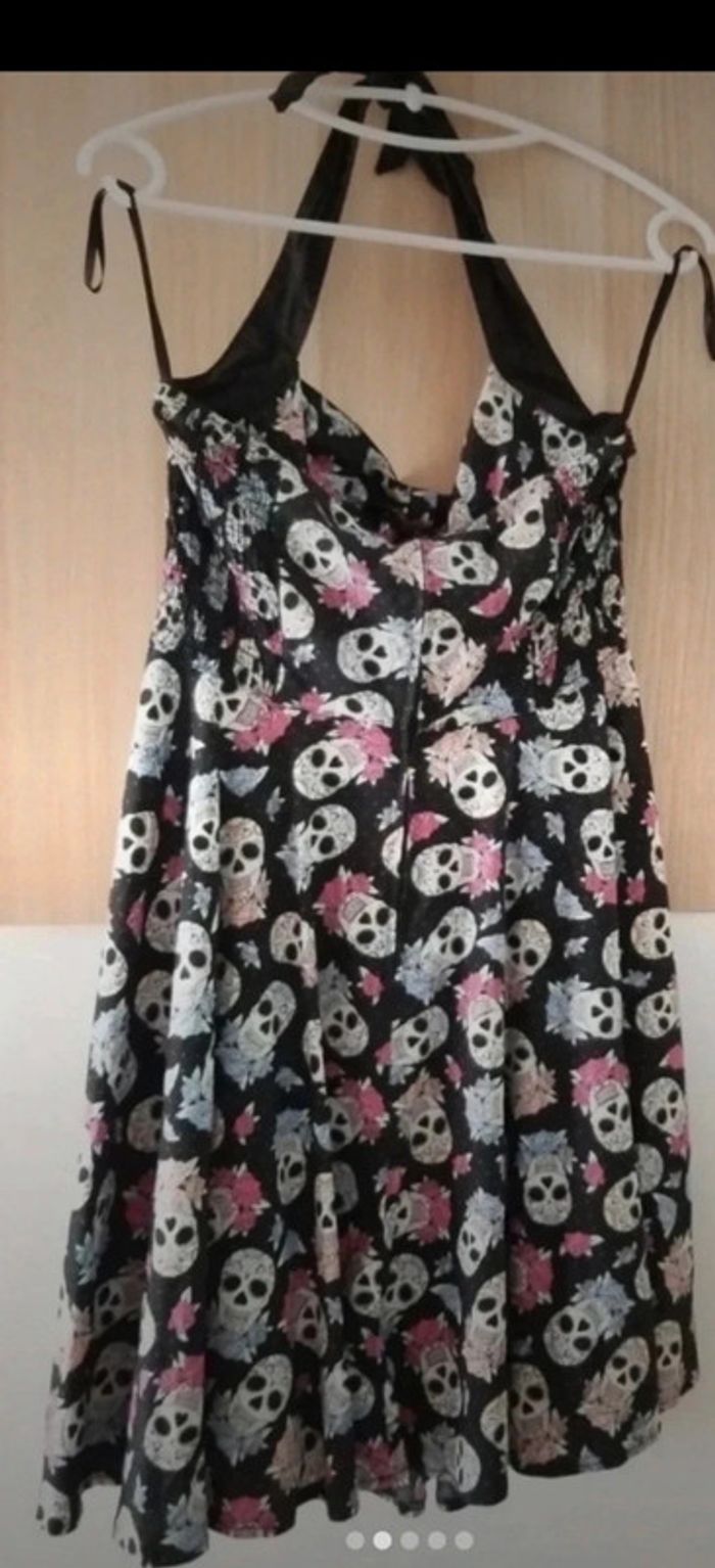 Robe skulls pin-up - photo numéro 2