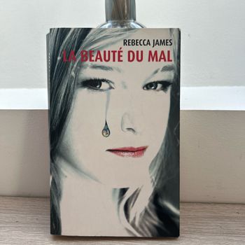 Livre la beauté du mal de Rebecca James