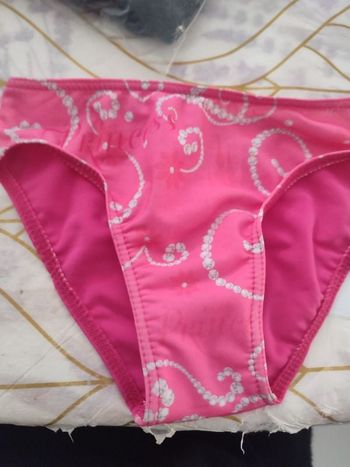 #kytie5ansfille. Slip de bain taille 5 ans