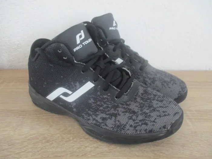 Chaussures de basketball pointure 39