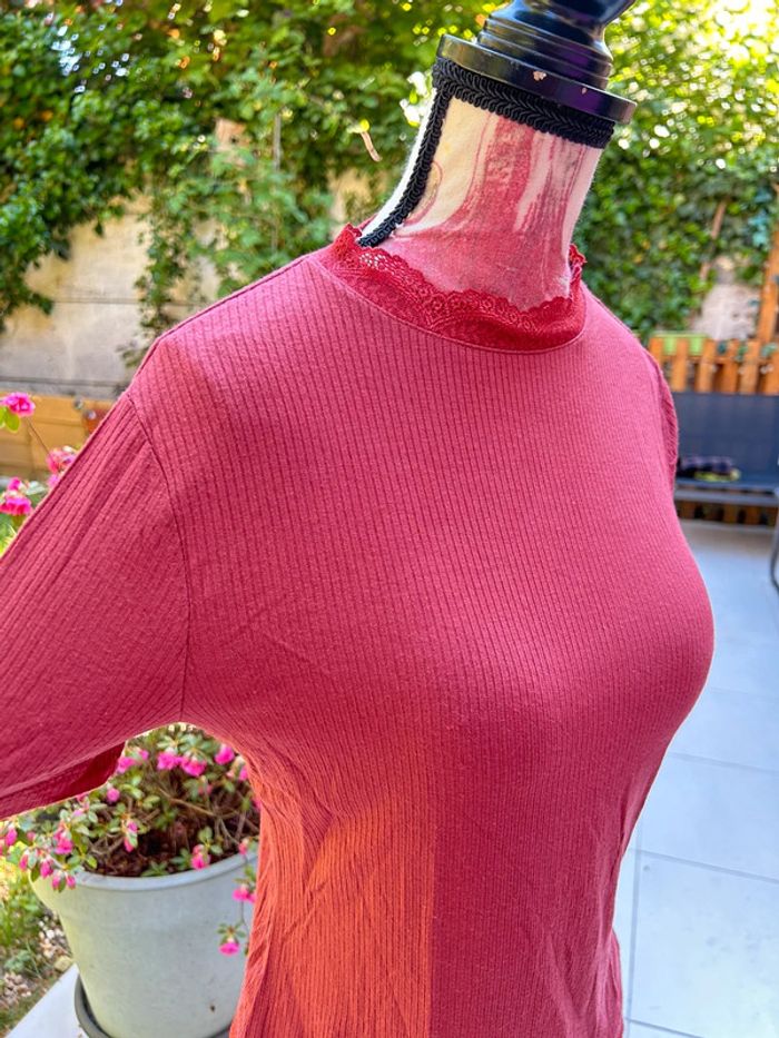 T-shirt côtelé avec broderie neuf - corail taille Xs pimkie - photo numéro 2