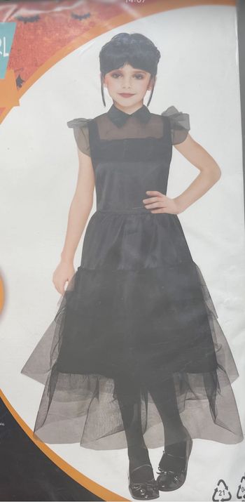 Déguisement  T 10-12 ans  robe et  perruque Mercredi Addams T 4/6 ans Neuf étiquette