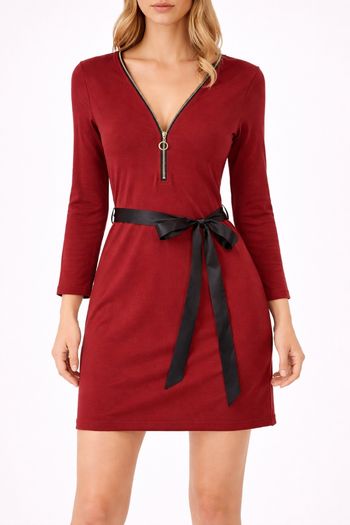 Robe bordeaux avec ceinture