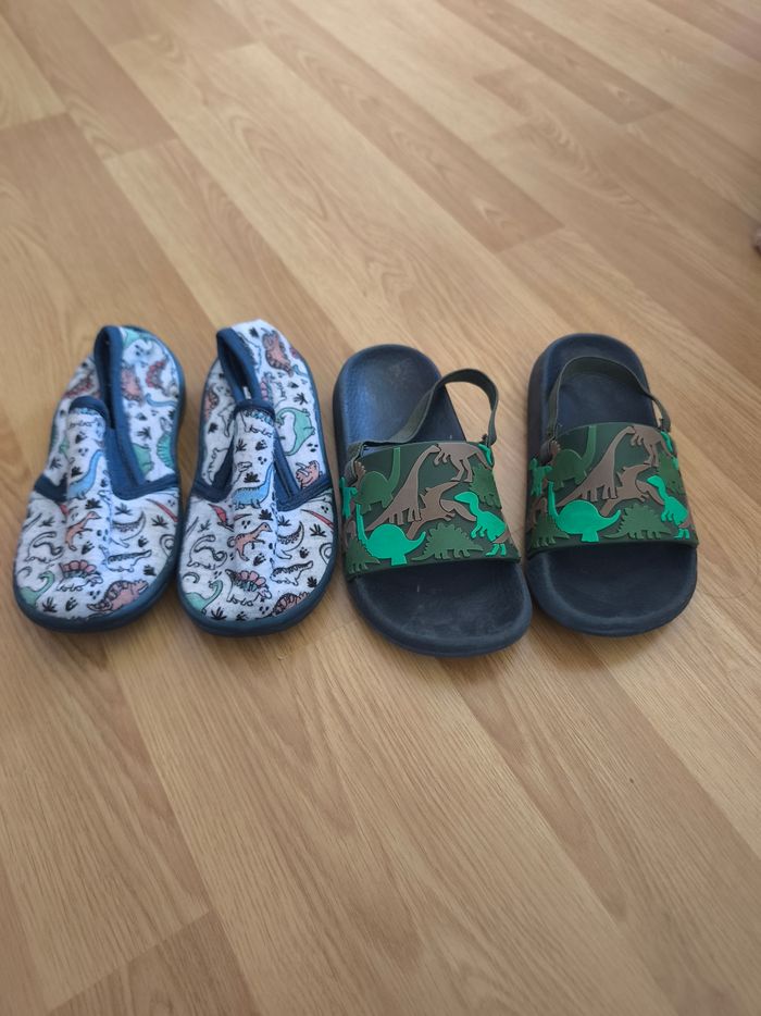 Lot de chaussons et tongs