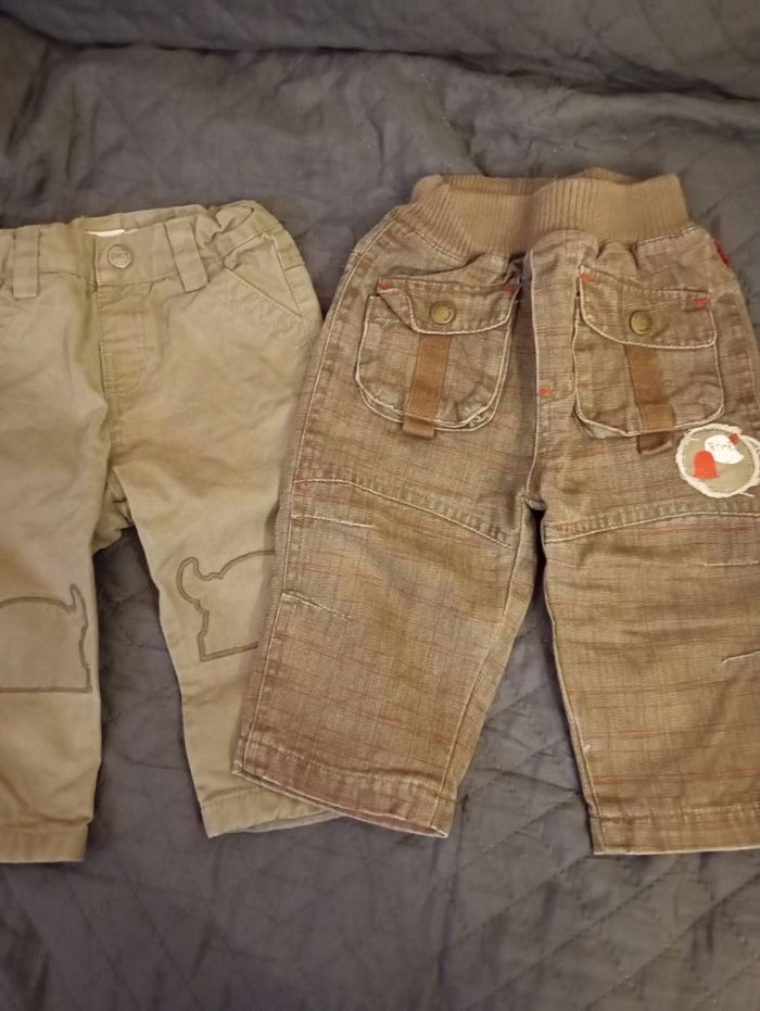 Lot 2 pantalons 1 an