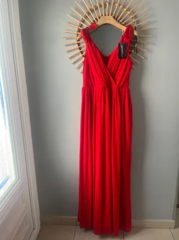 Robe rouge de soirée marque Apart neuve avec étiquette taille 38