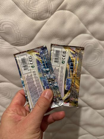 2 boosters Astres radieux