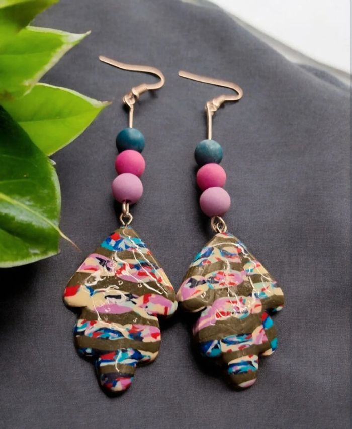 Boucles d'oreilles pendante en pâte polymere multicolore
