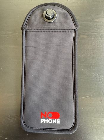 Pochette No phone 