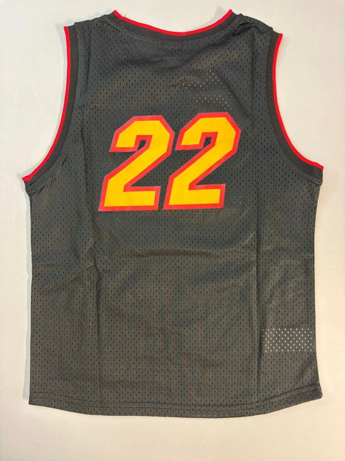 Ensemble sport de basket pour enfant. 10 ans - photo numéro 2